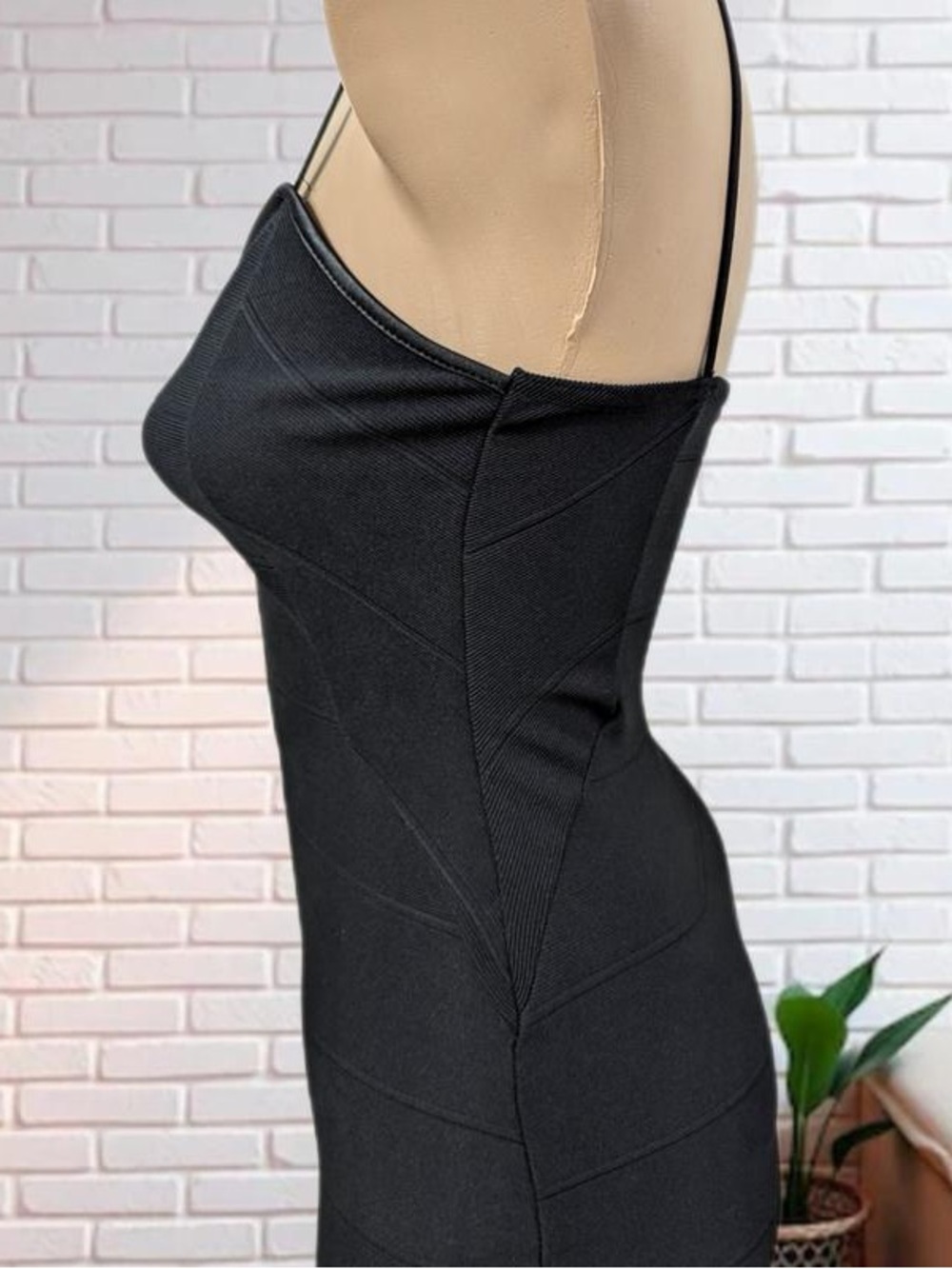 Boohoo Black Midi Bodycon Dress with Gold Zip - Picture 4 of 11